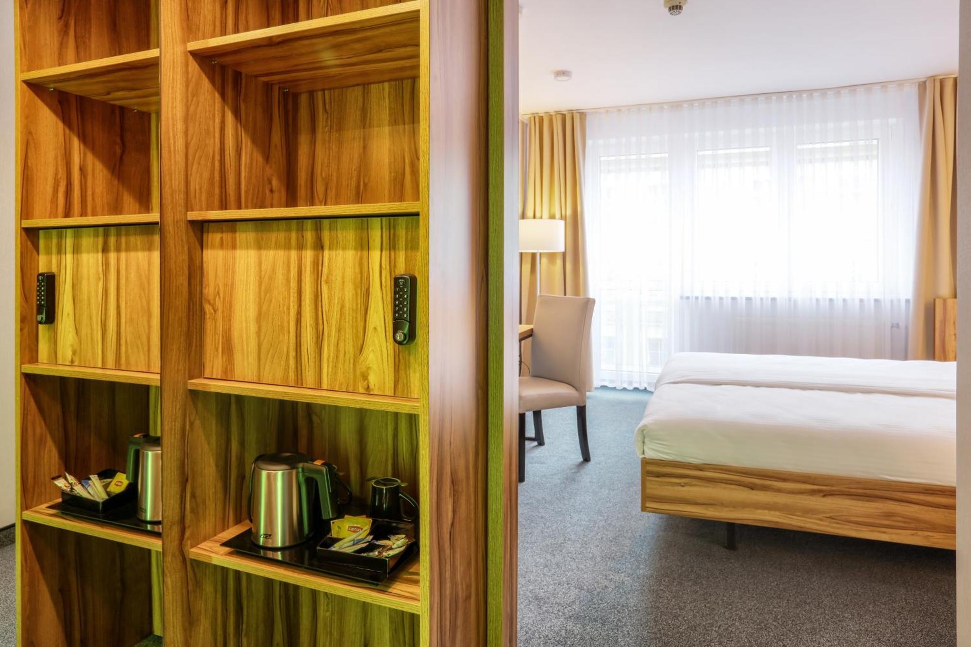 Hotel Weneda Opole Quarto foto